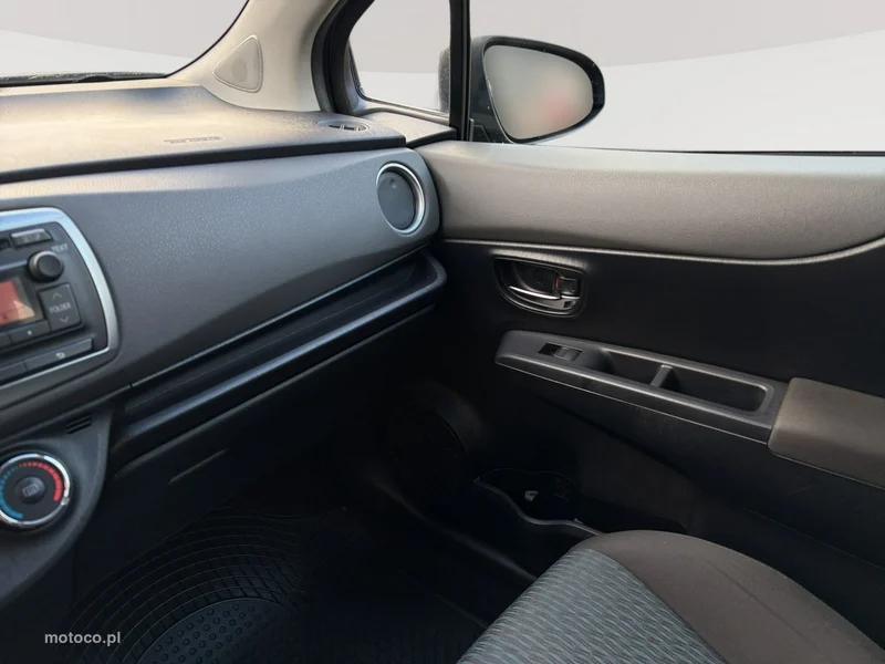 Toyota Yaris XP130 18