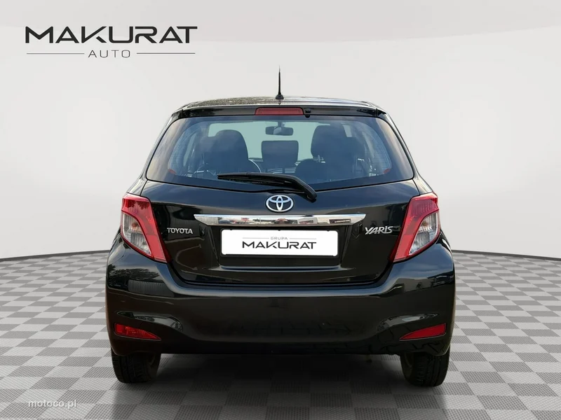 Toyota Yaris XP130 6