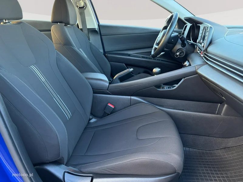 Hyundai Elantra 23