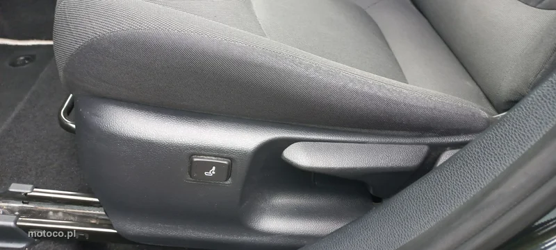 Toyota Corolla E210 13