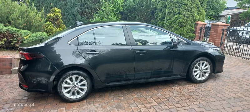 Toyota Corolla E210 36