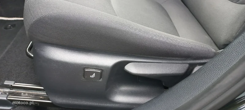 Toyota Corolla E210 13