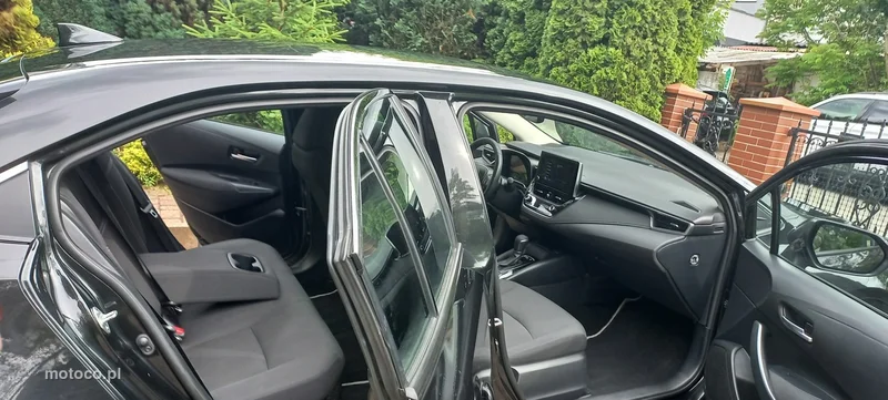 Toyota Corolla E210 18