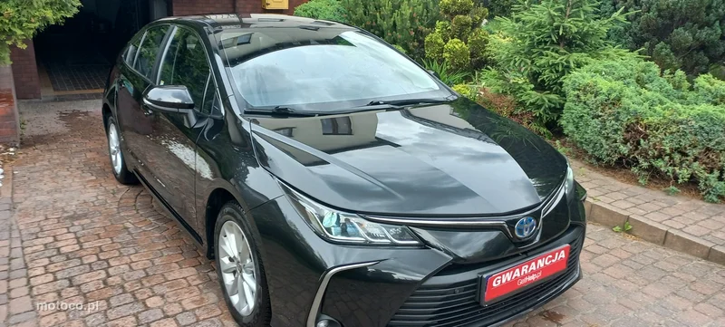 Toyota Corolla E210 24