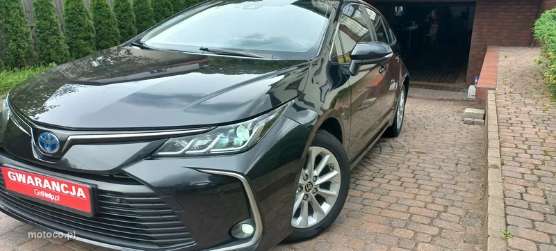 Toyota Corolla E210 32