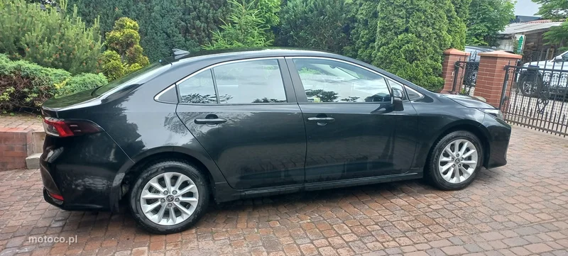 Toyota Corolla E210 36