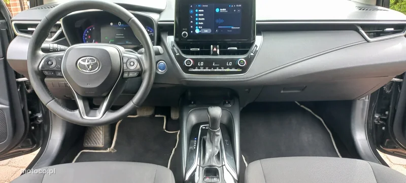 Toyota Corolla E210 39