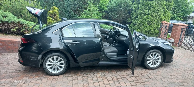 Toyota Corolla E210 6