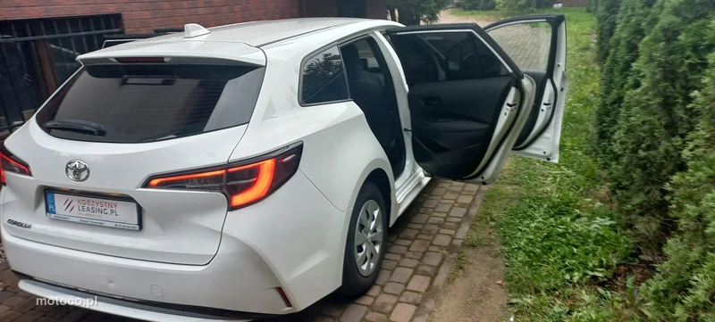 Toyota Corolla E210 3