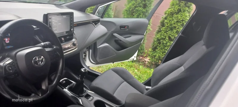 Toyota Corolla E210 21