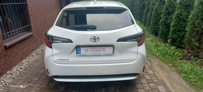 Toyota Corolla E210 29