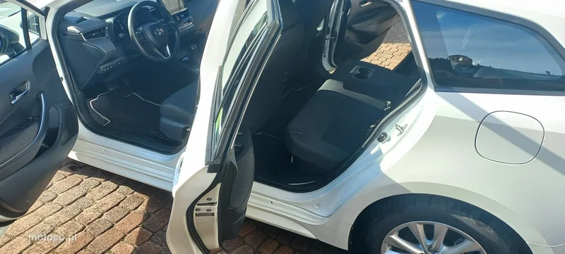 Toyota Corolla E210 16