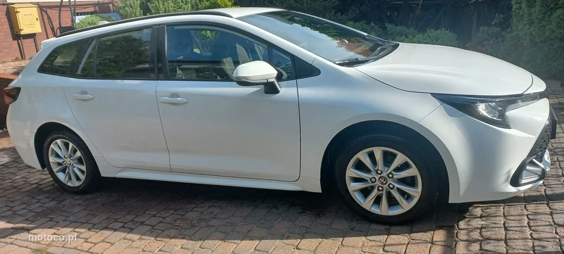 Toyota Corolla E210 18