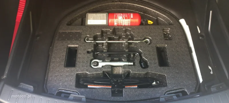Toyota Corolla E210 19