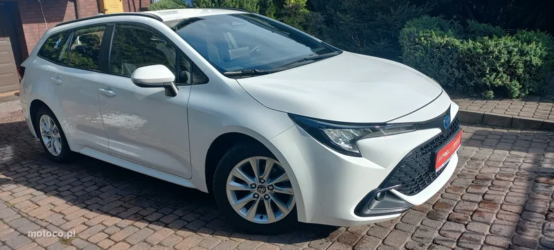 Toyota Corolla E210 32