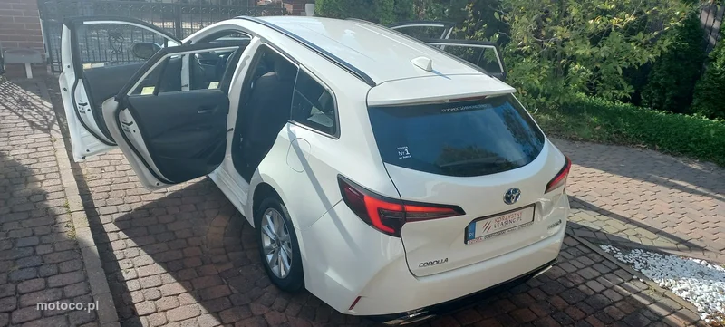 Toyota Corolla E210 39