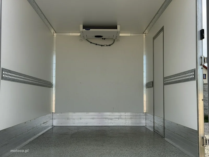 Ford Transit 9