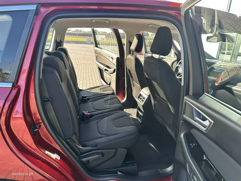 Ford S-Max II 12