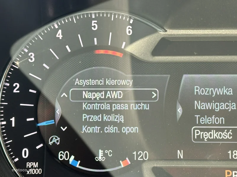 Ford S-Max II 26