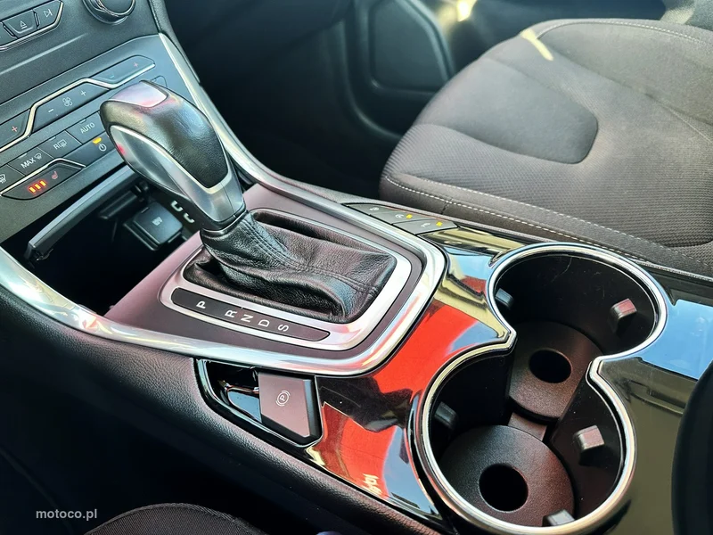 Ford S-Max II 27