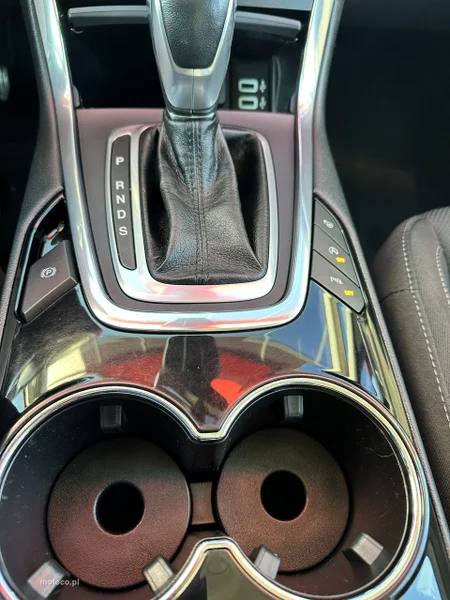 Ford S-Max II 29
