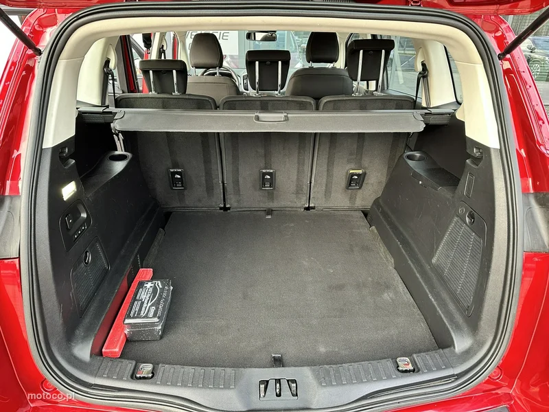 Ford S-Max II 33