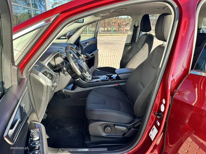 Ford S-Max II 10