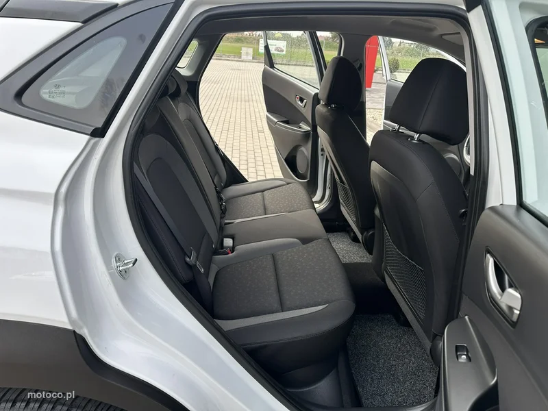 Hyundai KONA 12
