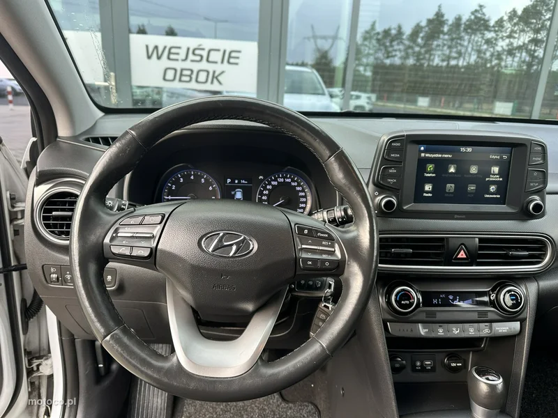 Hyundai KONA 16