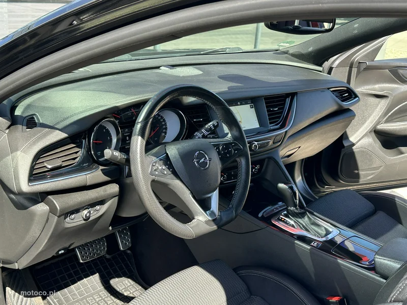 Opel Insignia B 9