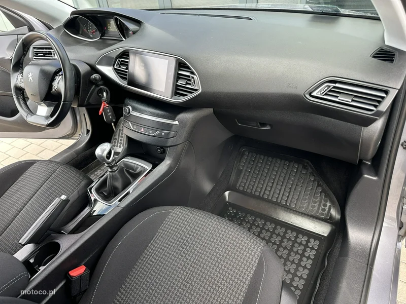 Peugeot 308 13