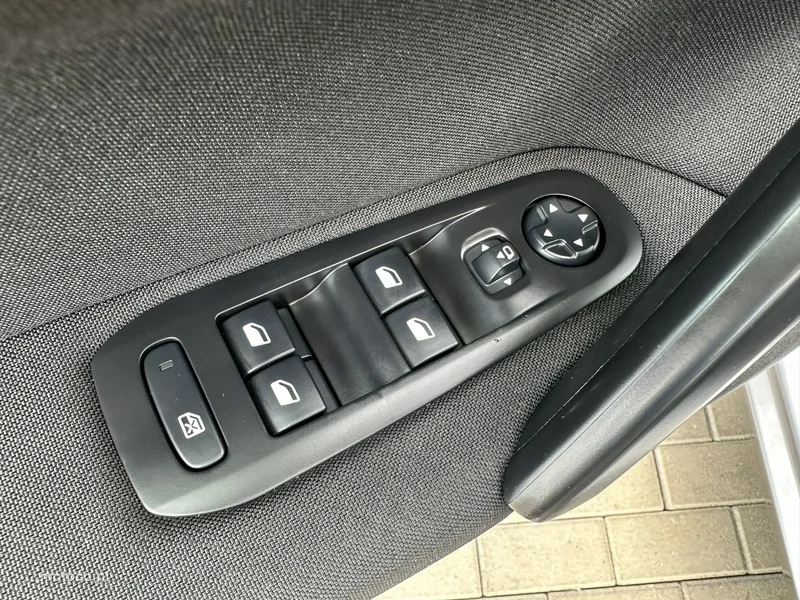 Peugeot 308 23