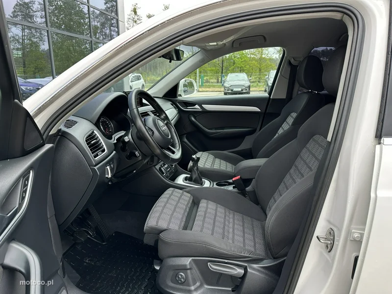 Audi Q3 8U 12