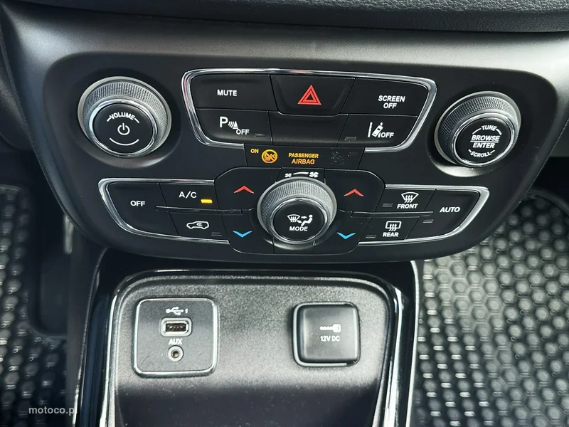Jeep Compass 26