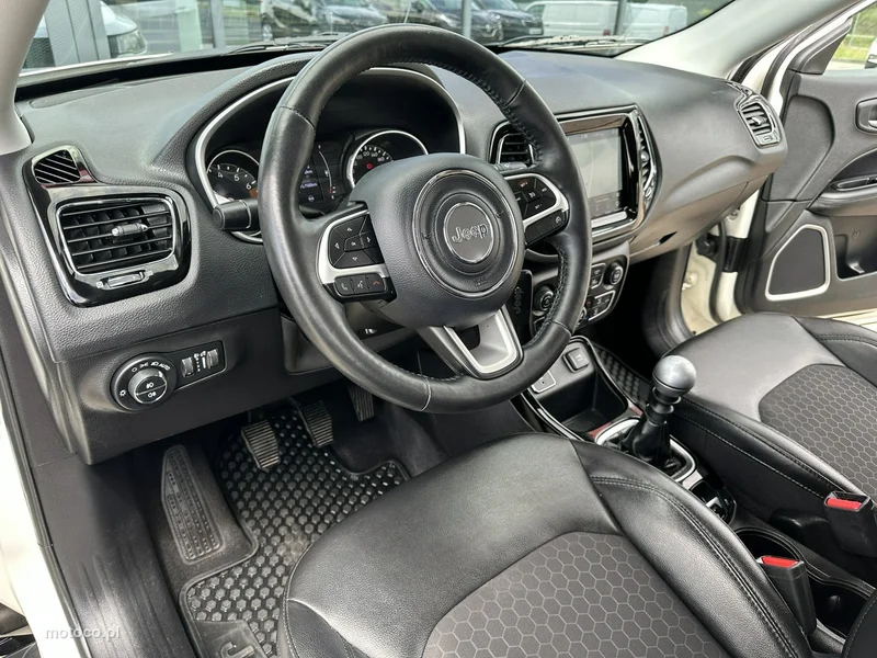 Jeep Compass 9