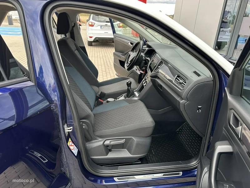 Volkswagen T-Roc A1 13