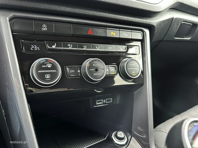 Volkswagen T-Roc A1 23