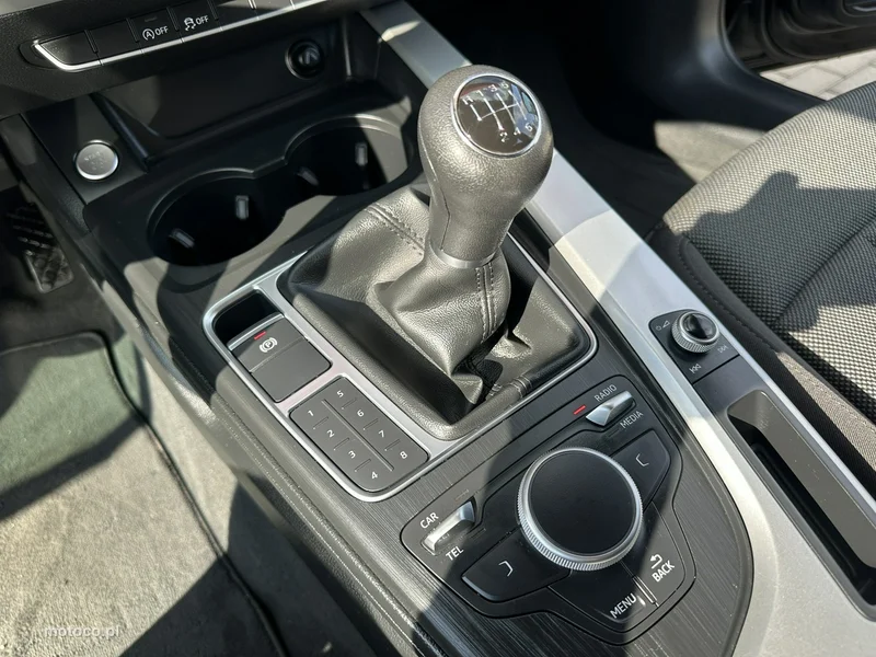 Audi A4 B9 25