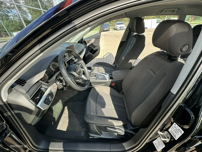 Audi A4 B9 10