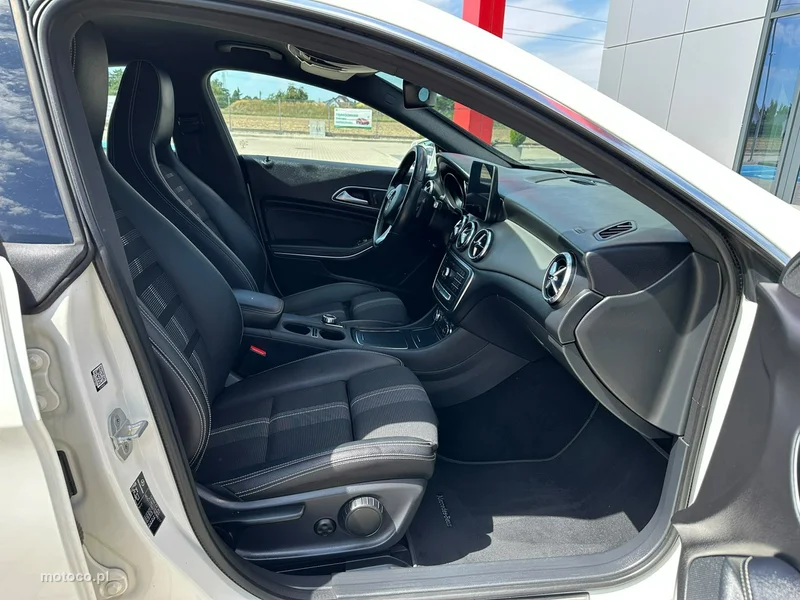 Mercedes-Benz CLA C117 CLA 220 15