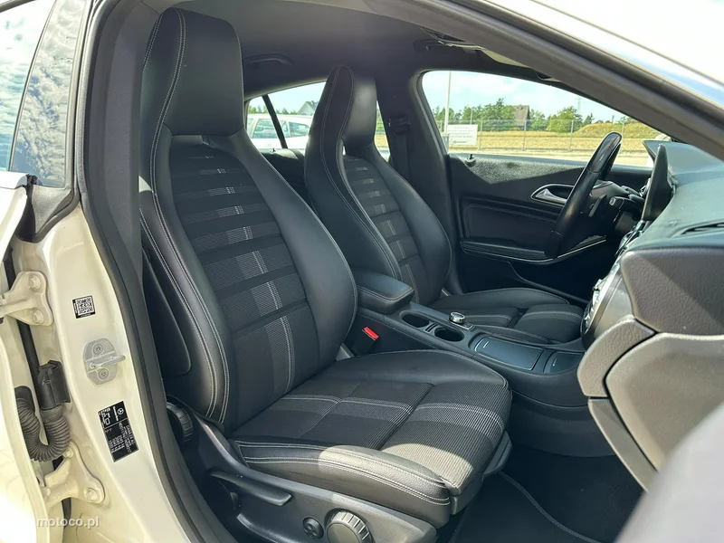 Mercedes-Benz CLA C117 CLA 220 17