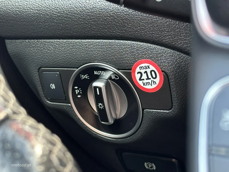 Mercedes-Benz CLA C117 CLA 220 26