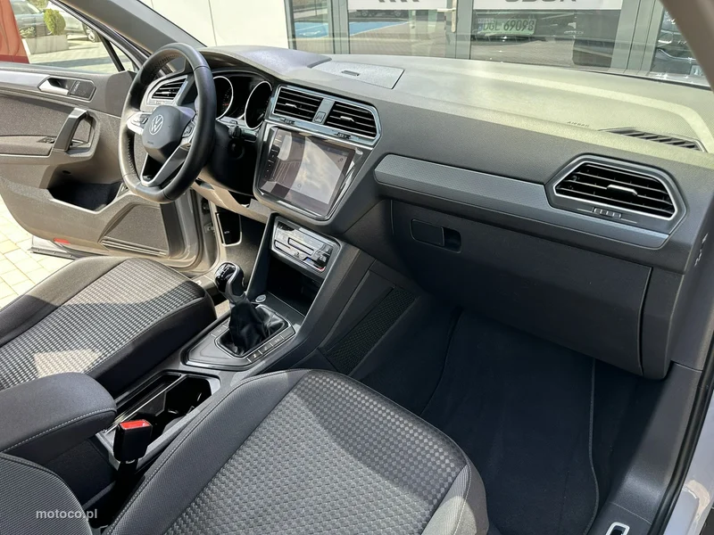 Volkswagen Tiguan AD 15