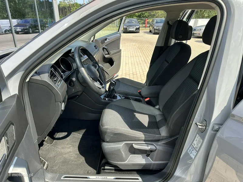 Volkswagen Tiguan AD 10