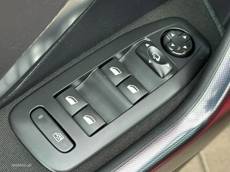 Peugeot 2008 23