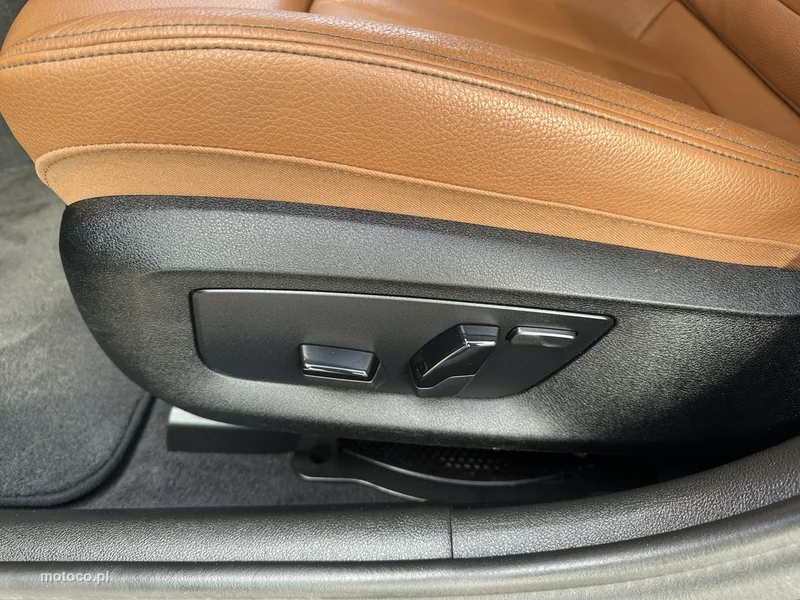BMW Seria 5 G30 520 12