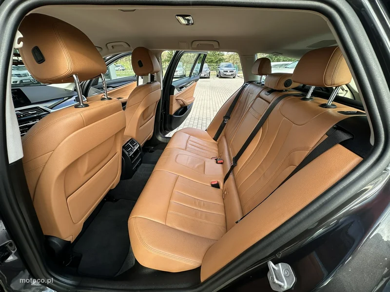BMW Seria 5 G30 520 13