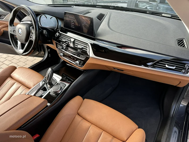 BMW Seria 5 G30 520 16
