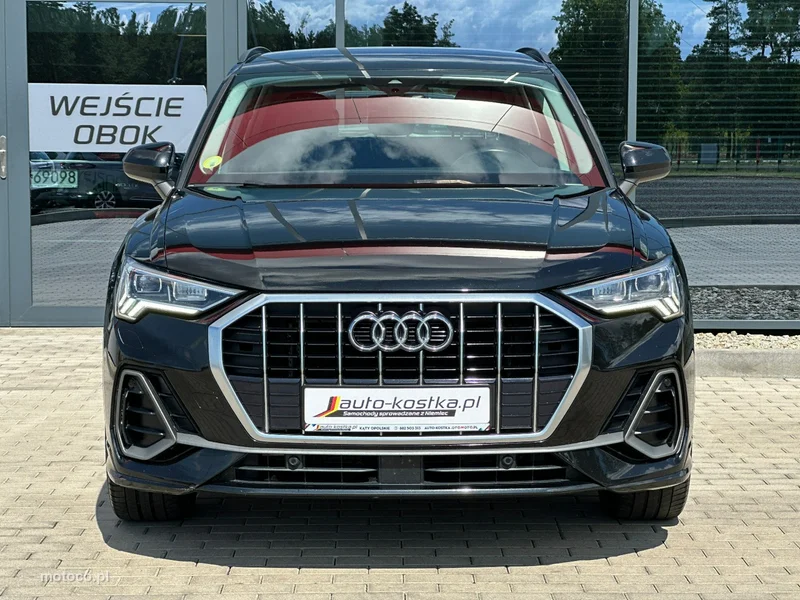 Audi Q3 F3 4