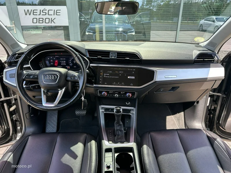 Audi Q3 F3 8